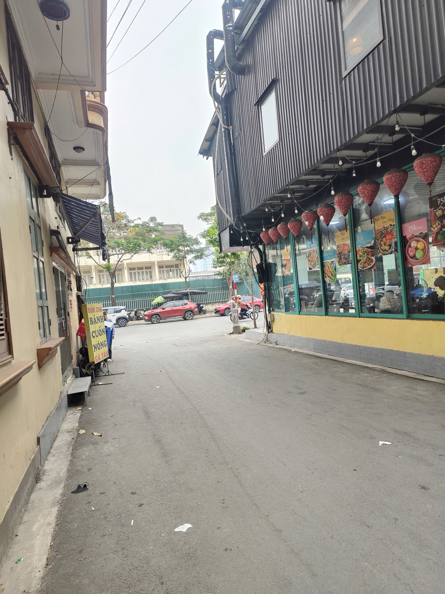 Bán nhà Phân lô trần quốc hoàn-lô góc 3 thoáng nhà còn rất chắc chắn-Vị trí khu phân lô cán bộ,vip cầu giấy khu vực phát triển mạnh mẽ-Cách 1 nhà ra phố