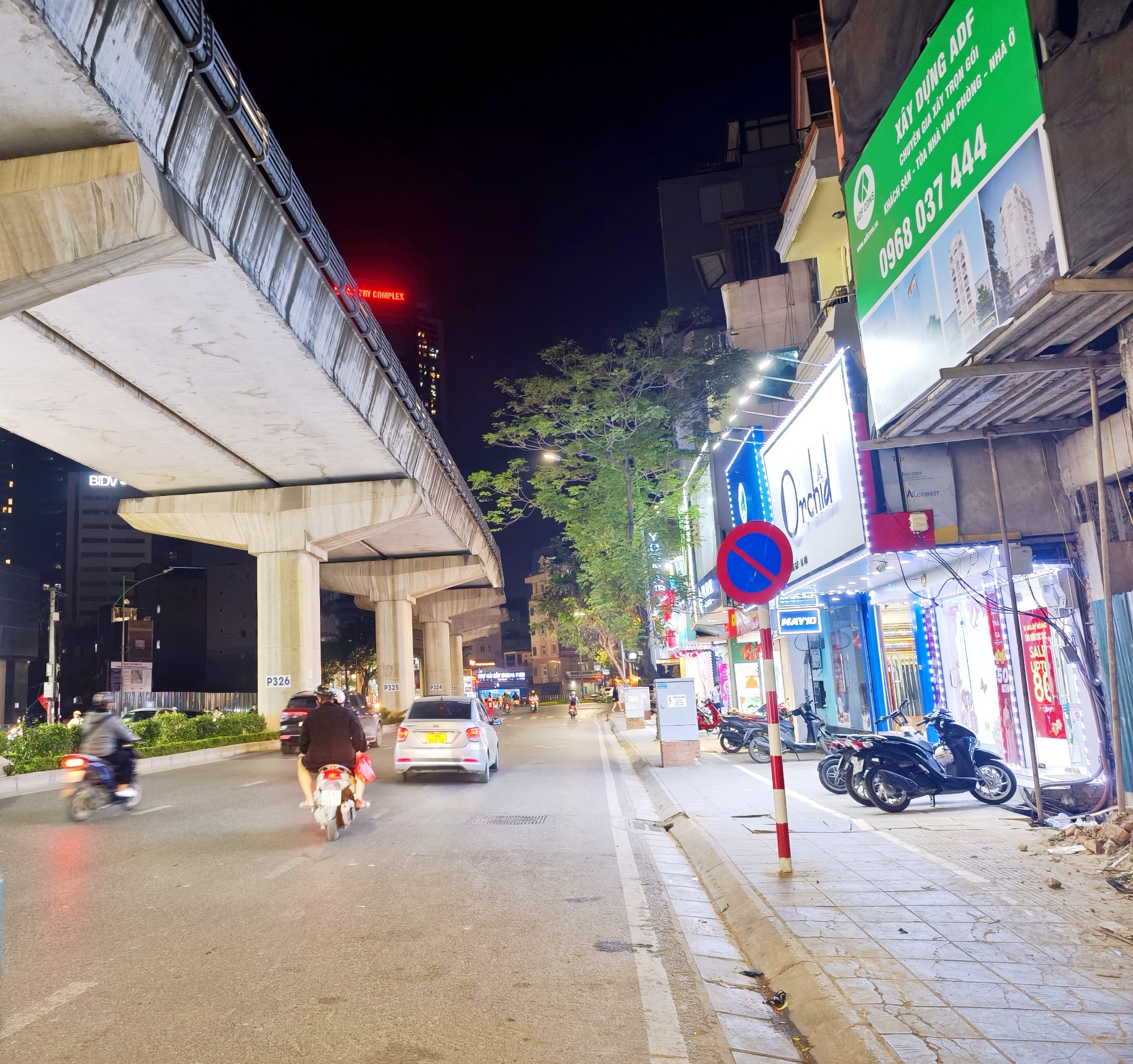 BÁN NHÀ MẶT PHỐ - MẶT TIỀN RỘNG - KINH DOANH ĐỈNH - TRUNG TÂM CẦU GIẤY GIÁP BA ĐÌNH - TIỆN XÂY TÒA NHÀ VĂN PHÒNG KHÁCH SẠN - NGAY NGÃ 3 GIAO NGUYỄN V