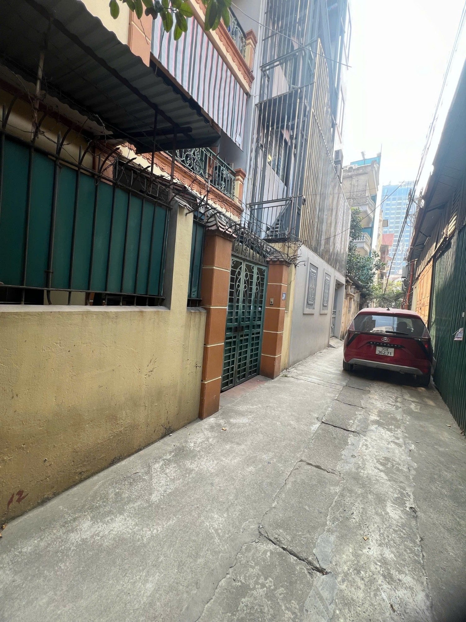 BÁN NHÀ SIÊU PHẨM - 2 MẶT NGÕ - 4 MẶT THOÁNG - Ô TÔ TRƯỚC SAU - NỞ HẬU - ĐƯỢC PHÉP XÂY DỰNG 10 TẦNG