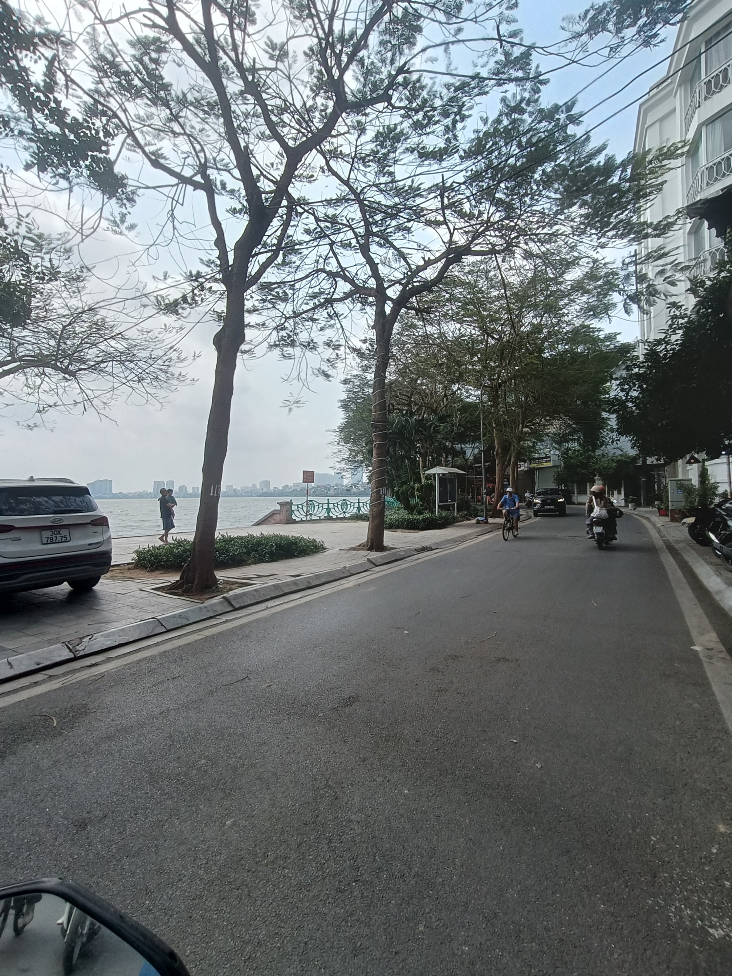 BÁN NHÀ DÂN XÂY CHẮC CHẮN, Ô TÔ ĐỖ CỬA, MẶT TIỀN QUYỀN LỰC, TRUNG TÂM TÂY HỒ, WIU HỒ TÂY.