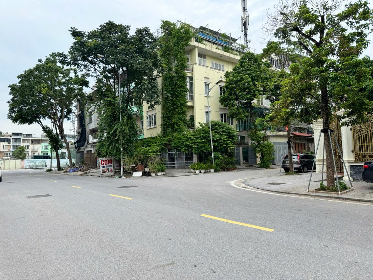 CHÍNH CHỦ E BÁN BT KĐT MỚI VĂN PHÚ - HÀ ĐÔNG - GIÁ 37.5 TỶ