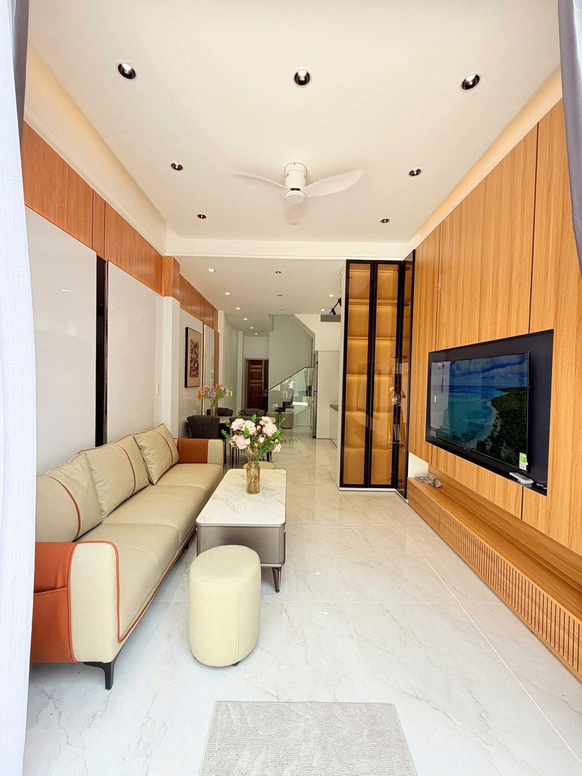 Nhà 3 tầng Nguyễn Đình Tựu, 70m2, kiệt ô tô, full nội thất, giá 5.5 tỷ