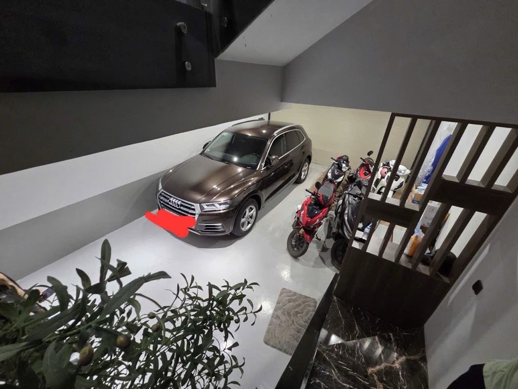 VIP, Bán nhà Ngọc Khánh, ô tô vào nhà, 100m 7 tầng thang máy, chỉ 35.6 tỷ