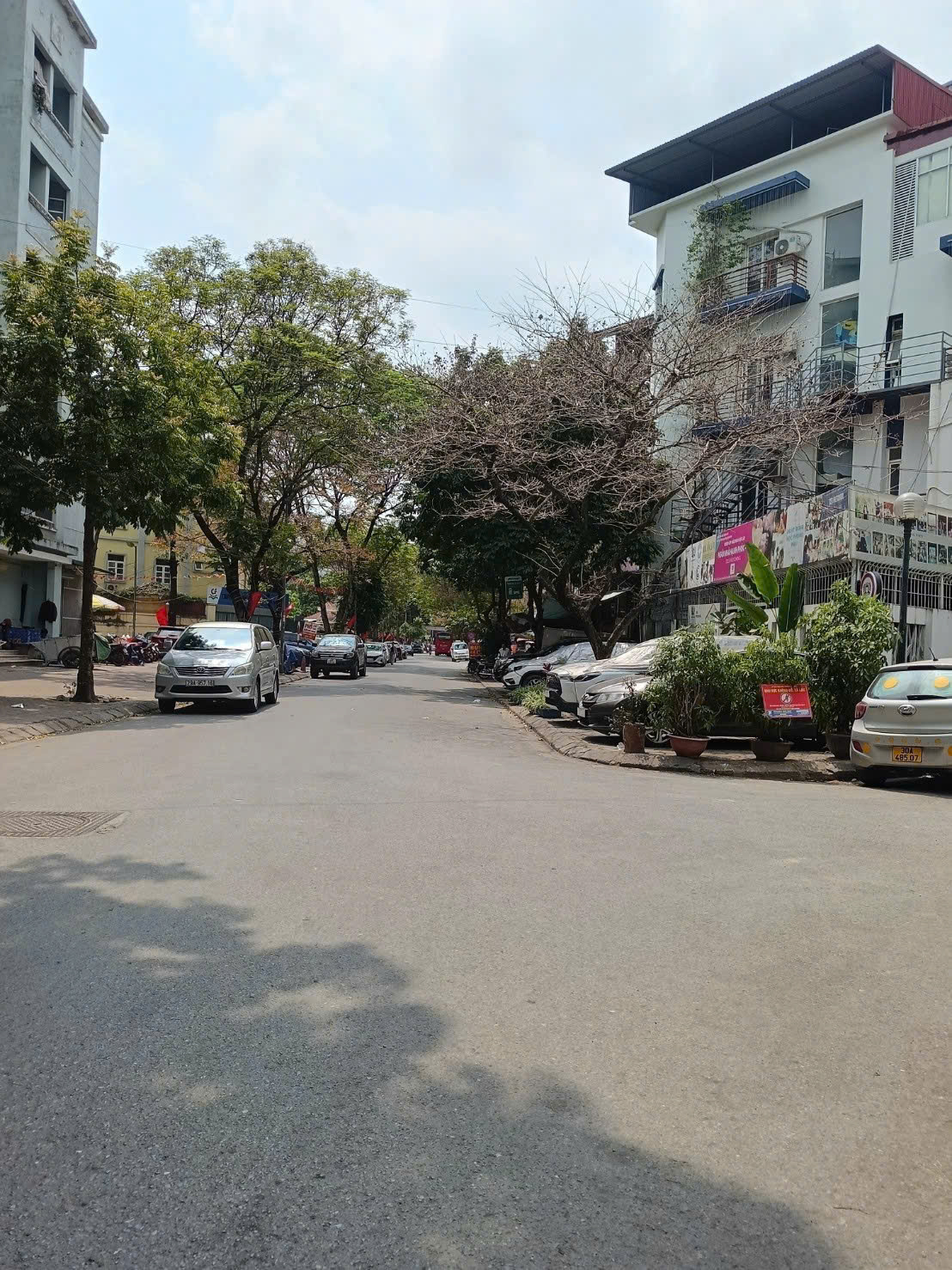 Bán đất tặng nhà phố Nguyễn Khánh Toàn, Cầu Giấy, 95m2, ô tô 10m, dòng tiền, 19 tỷ