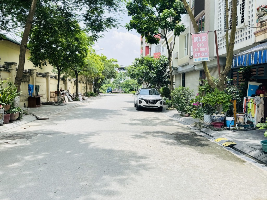 ĐẤT PHÂN LÔ VIỆT HƯNG - 65M2 - VIEW HỒ CÔNG VIÊN - Ô TÔ TẢI TRÁNH - 9.8 Tỷ 0372311369