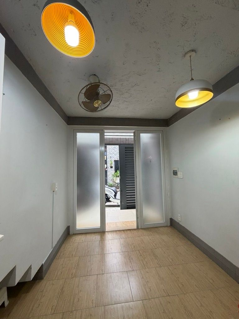 Bán nhà HXH Vườn Lài Tân Phú, 76m2 (4 x 19m) 3 tầng, 3PN, gần chợ Tân Phú chỉ 8.7 tỷ.