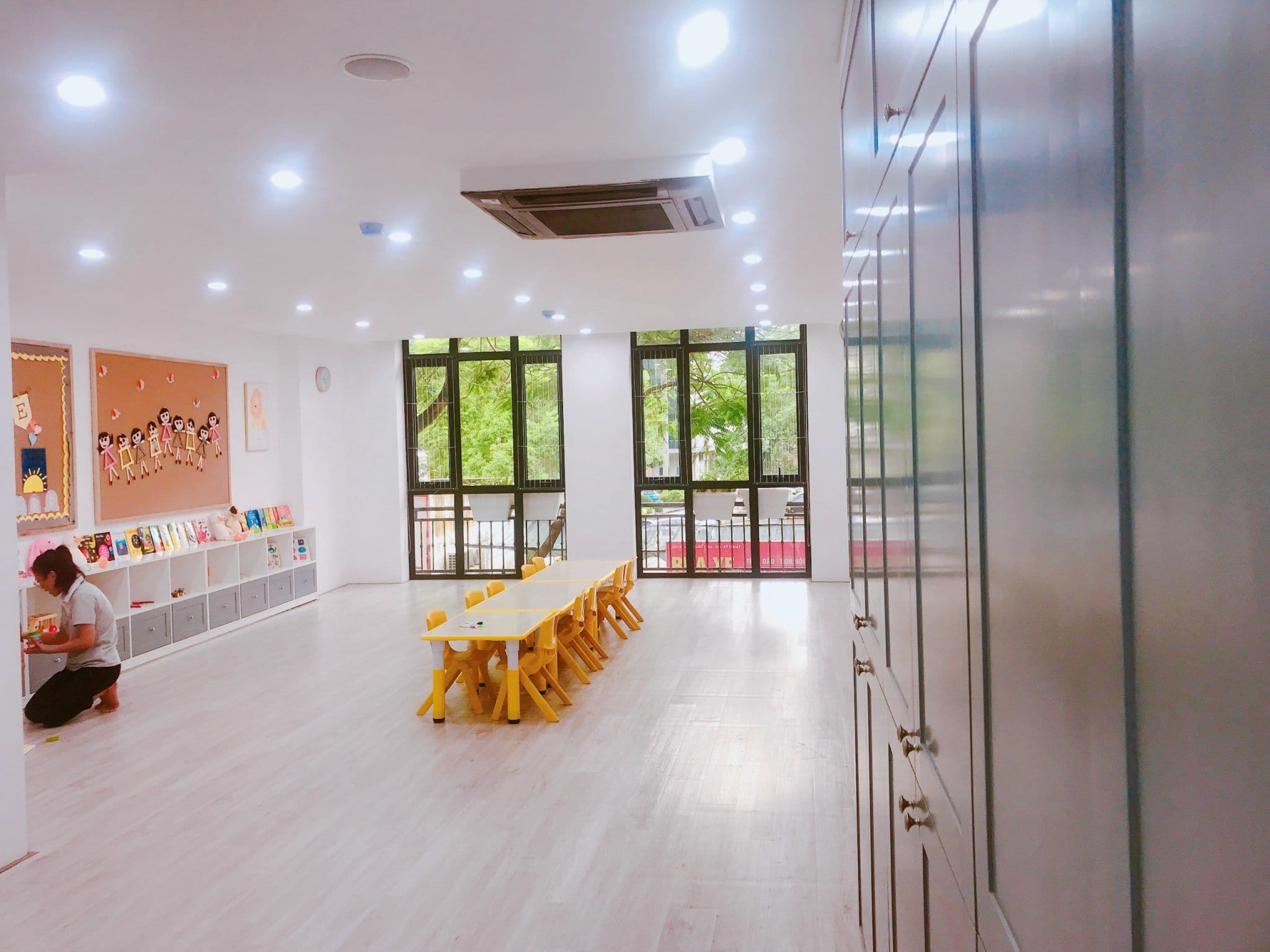 Cho thuê nhà còn mới đường ô tô tránh ngõ 26 Hoàng Cầu. DT 72m x 4t, mt 5m. Giá 25tr