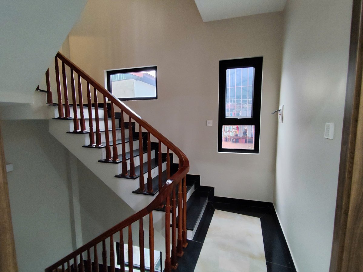 BÁN NHÀ MỚI NGÕ 142 SÀI ĐỒNG - LÔ GÓC - Ô CHỜ THANG MÁY - 20m OTO TRÁNH ĐỖ