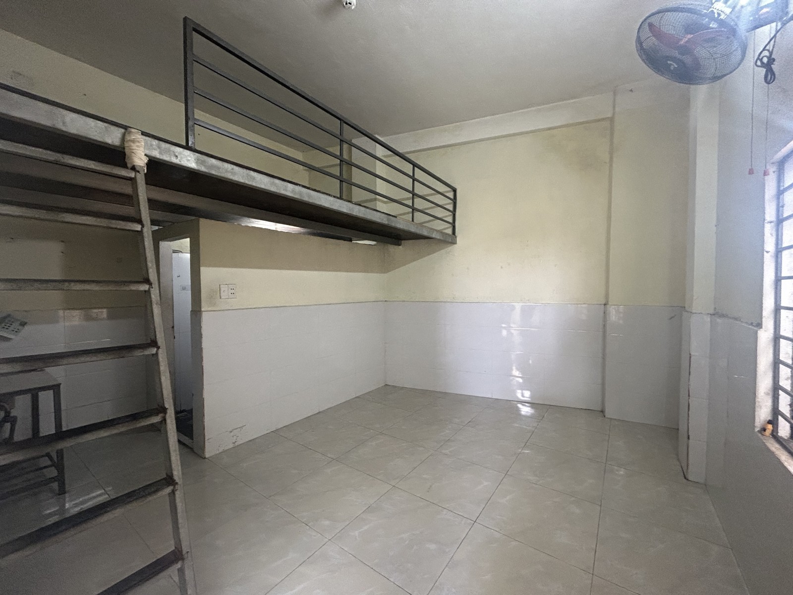 Bán dãy trọ mặt tiền An Hải Đông 1 Sơn Trà Đà Nẵng, DT 99m2, 3 tầng 1 tum, thu 30tr/tháng, giá 16 tỷ