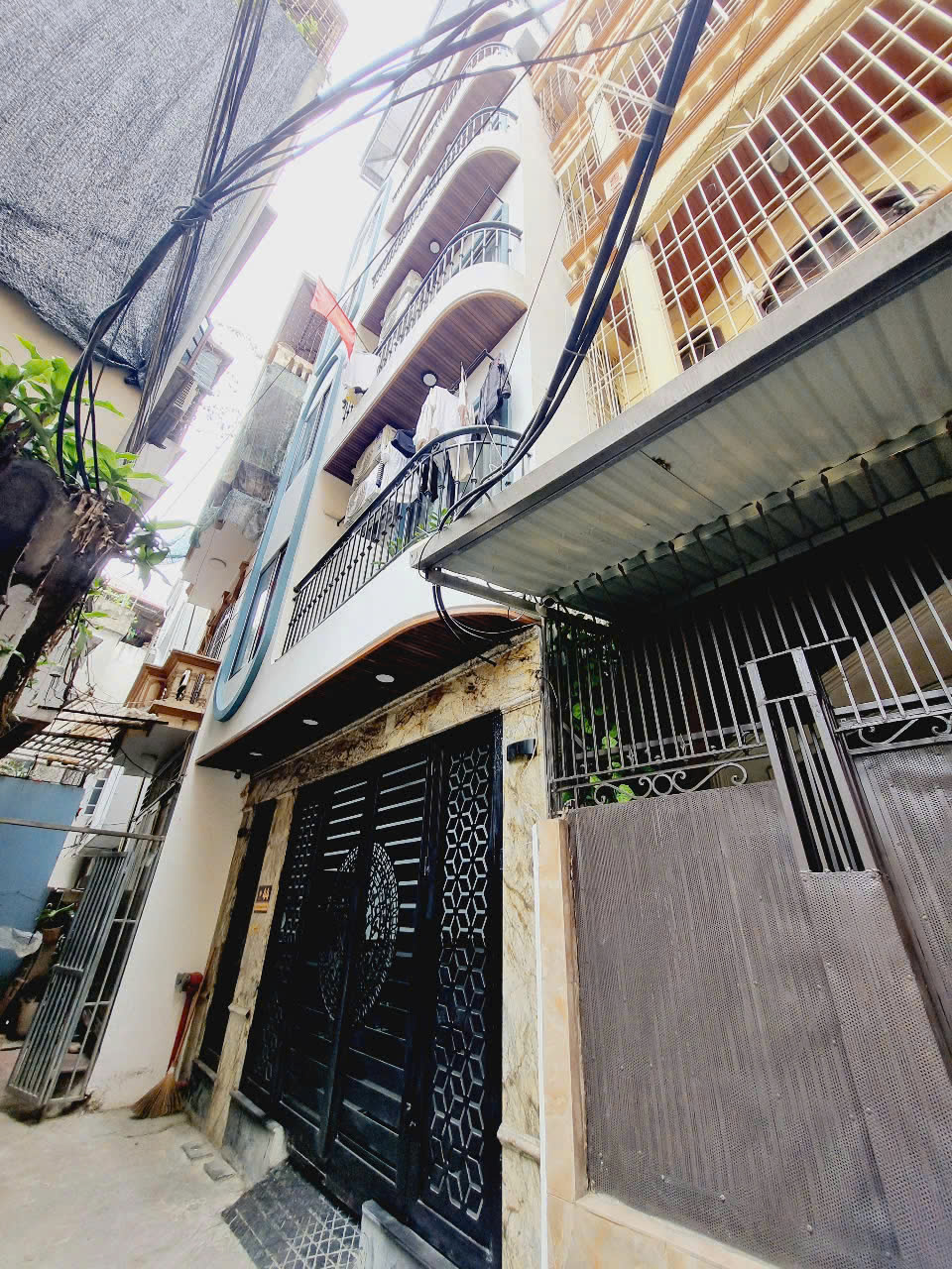 BÁN TÒA NHÀ CHDV ĐƯỜNG HOÀNG VĂN THÁI. 70M2 - 6 TẦNG. THANG MÁY.