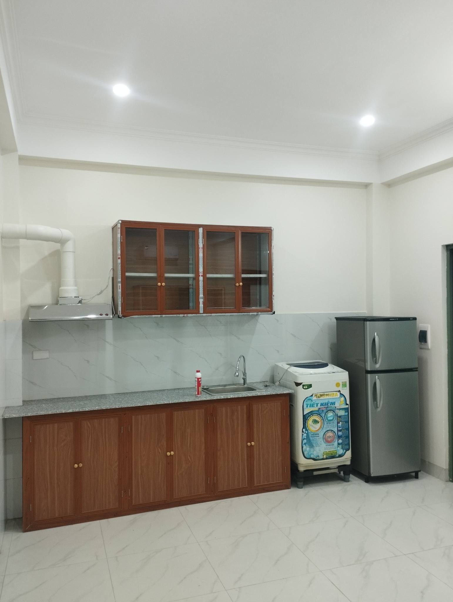 Cho thuê phòng khép kín mới full nội thất ngõ Hoà Bình 4, Minh Khai, Hai Bà Trưng, HN