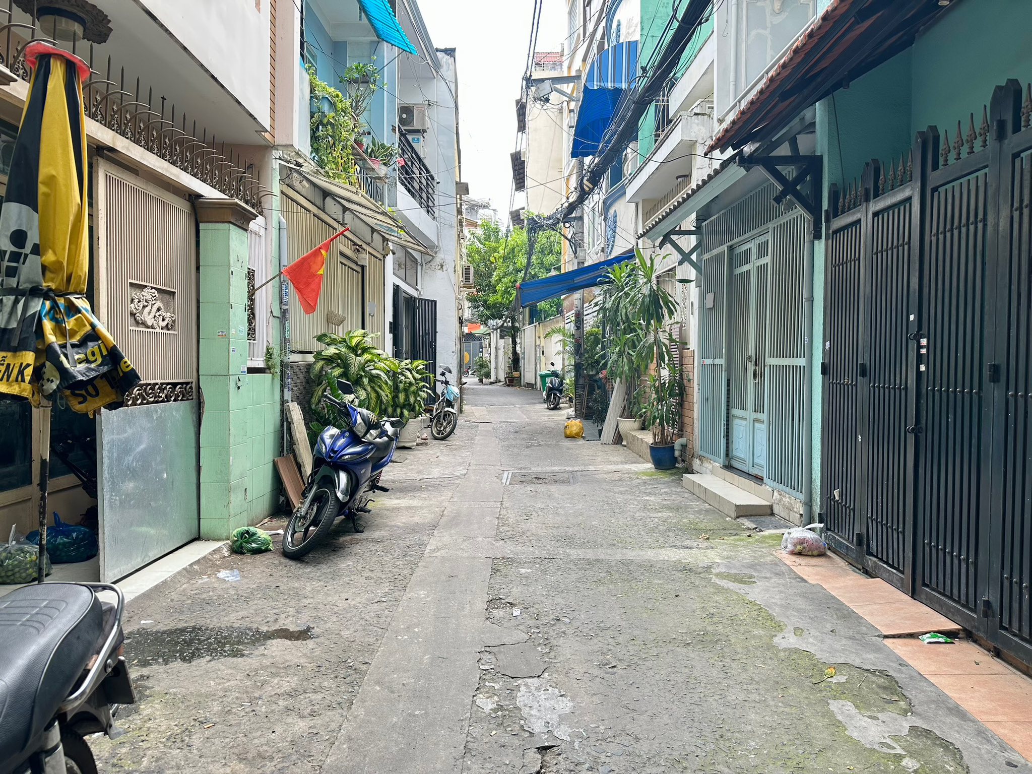 NHỈNH 6 TỶ CÓ NGAY 40M2 ĐẤT LÔ GÓC LÀNG VĂN TRÌ, XÂY CCMN, NHÀ Ở ĐỀU ĐẸP