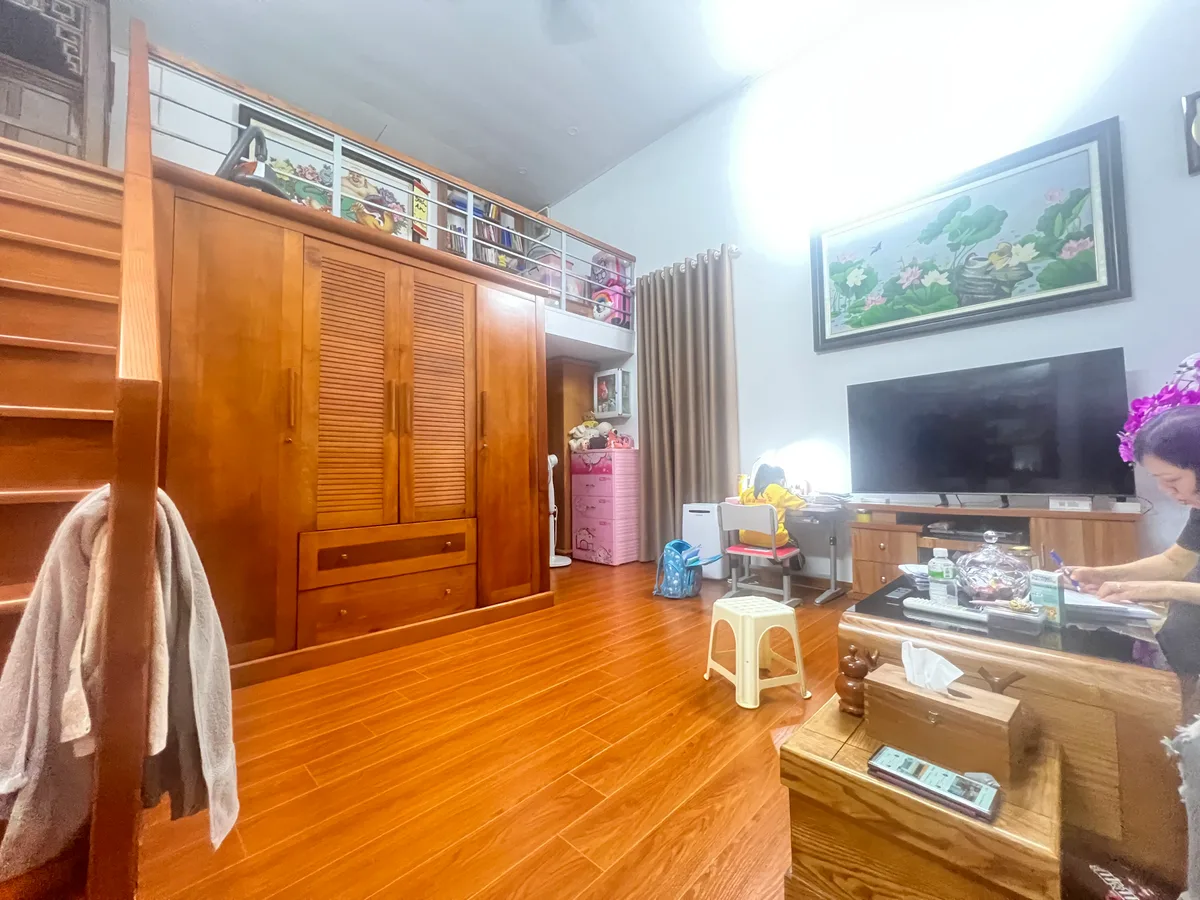 CÁCH NHÀ RA MẶT PHỐ THÁI PHIÊN-HAI BÀ TRƯNG-65M 3T NHỈNH 7TỶ-Ở NGAY-TIỆN ÍCH BẠT NGÀN