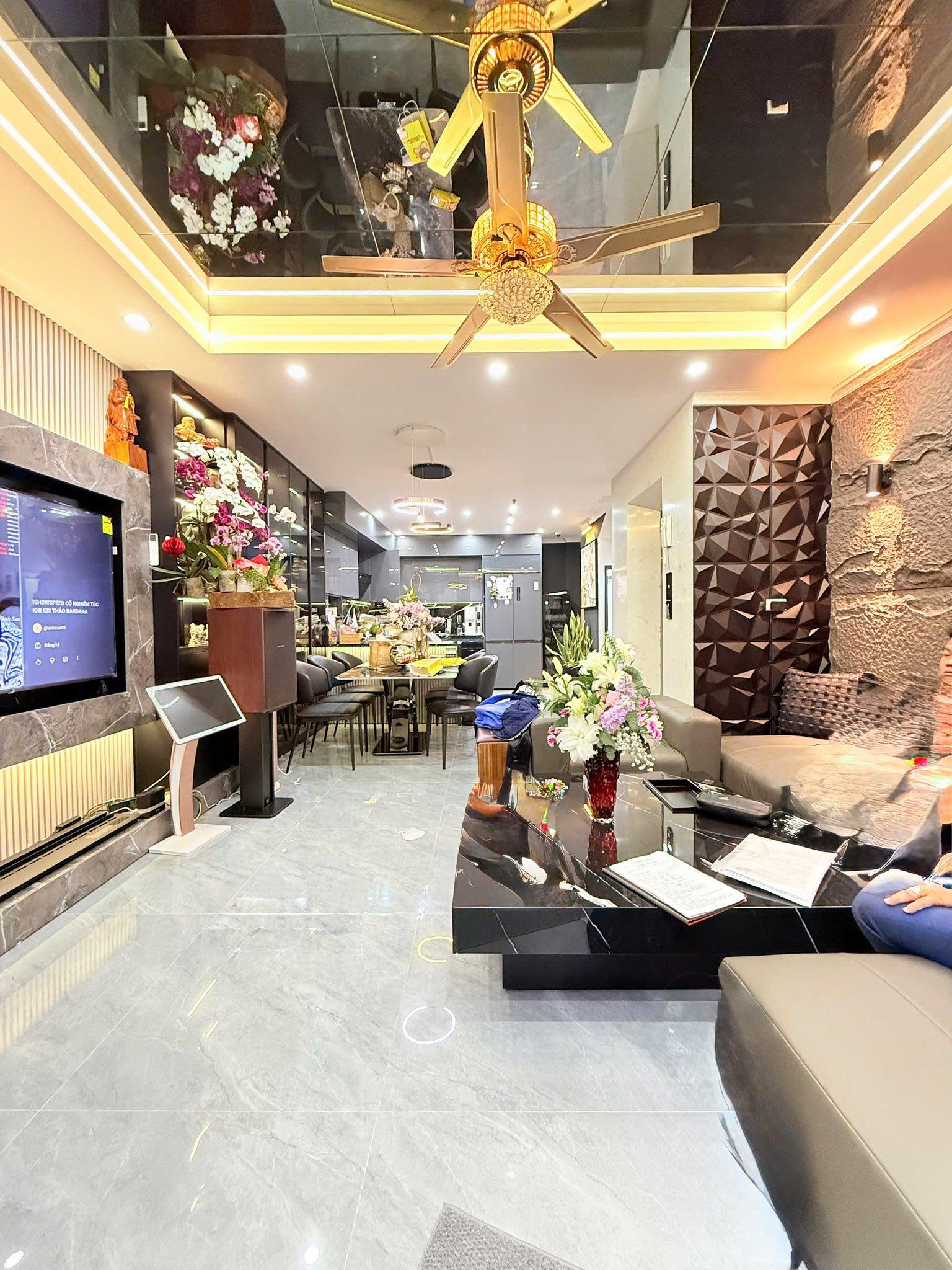 MỘT CĂN DUY NHẤT LẠC LONG QUÂN LÔ GÓC , THANG MÁY Ở NGAY 58M 6TẦNG 15.2TỶ