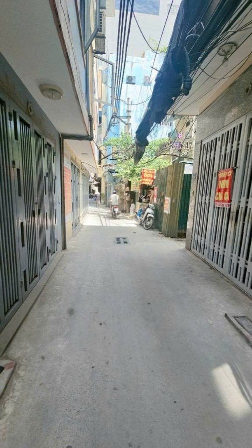 Bán Nhà Kim Giang. Hoàng Mai. Ô Tô. DT 52m2. MT 4.8m. 4 Tầng. Giá 12.7 Tỷ.