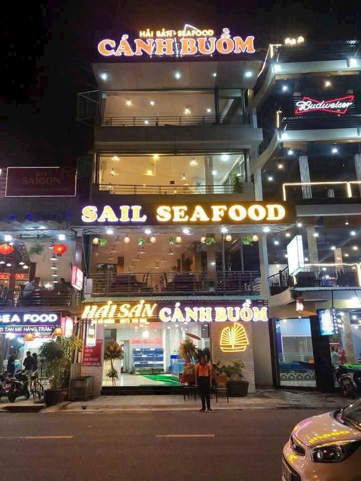 CHO THUÊ NHÀ PHỐ HÀO NAM ĐỐNG ĐA HÀ NỘI Diện tích: 150m X 5 tầng Mặt tiền: 8m