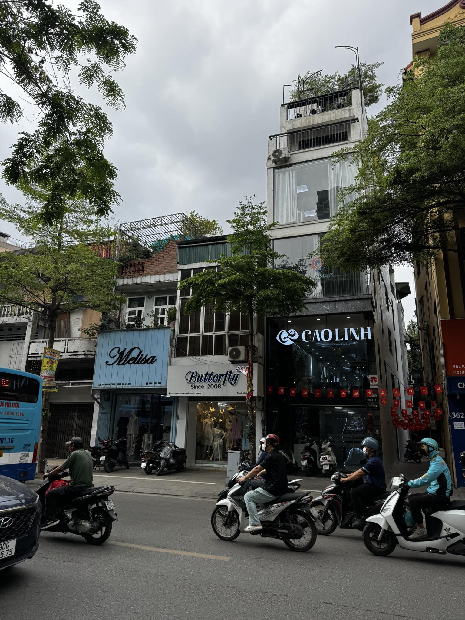 BÁN TÒA NHÀ MẶT PHỐ KHÂM THIÊM. ĐỐNG ĐA. 110M2 - 7 TẦNG. THANG MÁY.