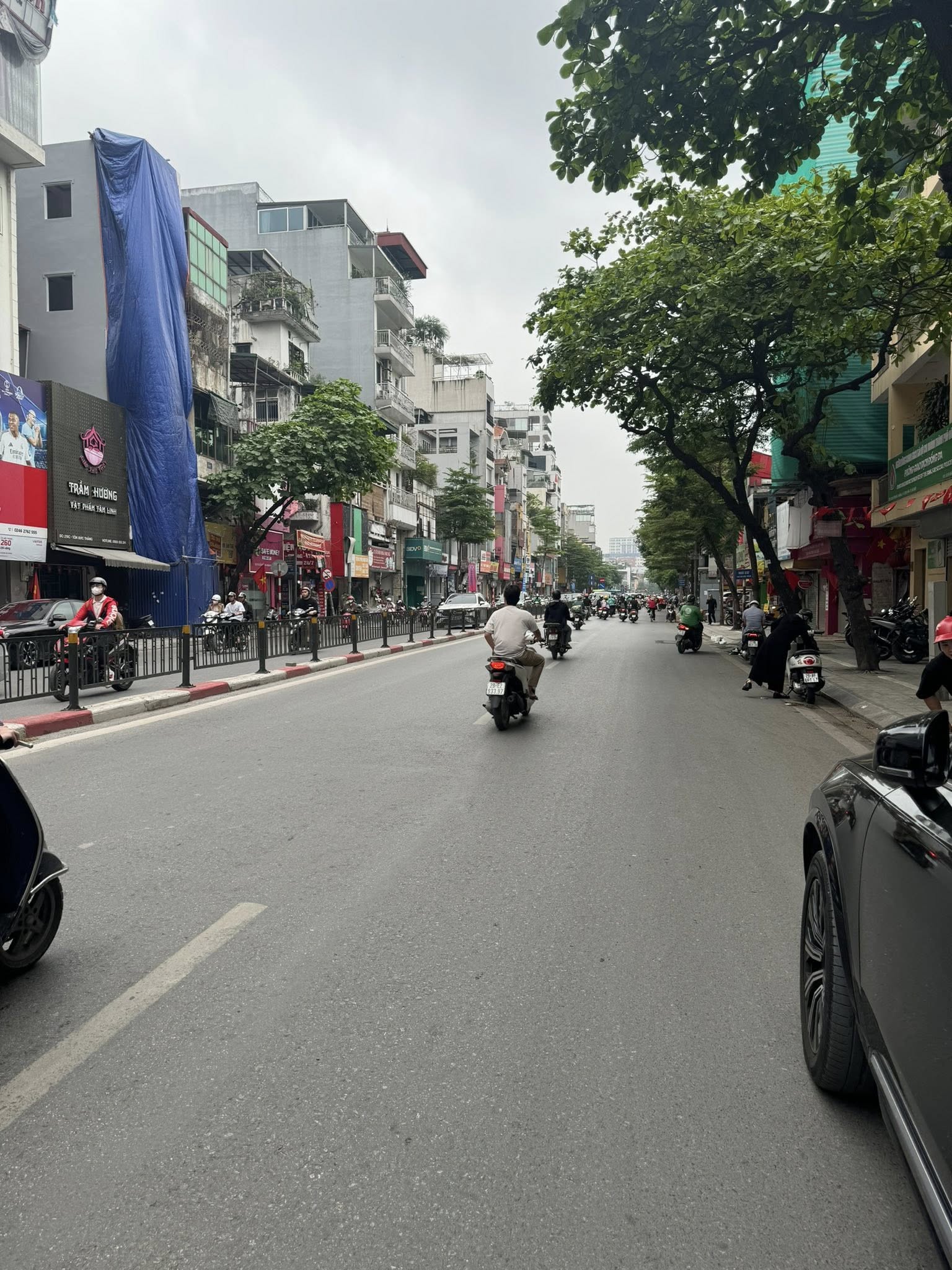 BÁN NHÀ MẶT PHỐ TÔN ĐỨC THẮNG. ĐỐNG ĐA. 180M2 - 5 TẦNG.