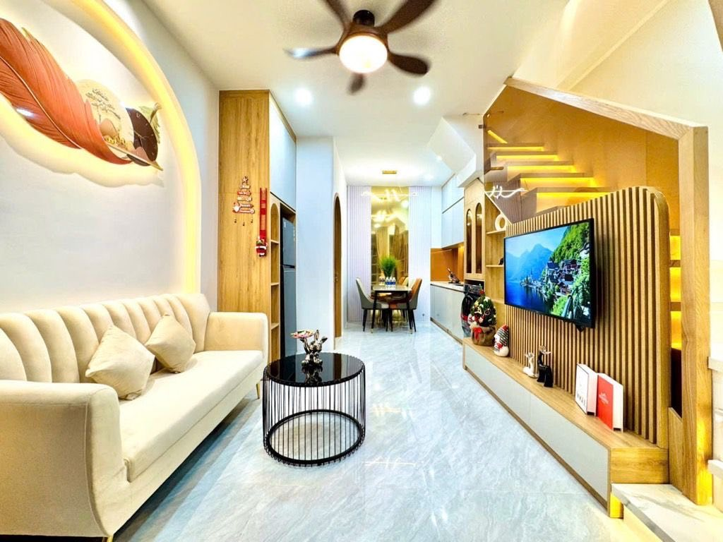 SIÊU PHẨM GẦN HỒ ĐỊNH CÔNG 50M, NGÕ THÔNG,OTO ĐỖ CỬA, 4 TẦNG FULL NỘI THẤT,NHỈNH 12 TỶ