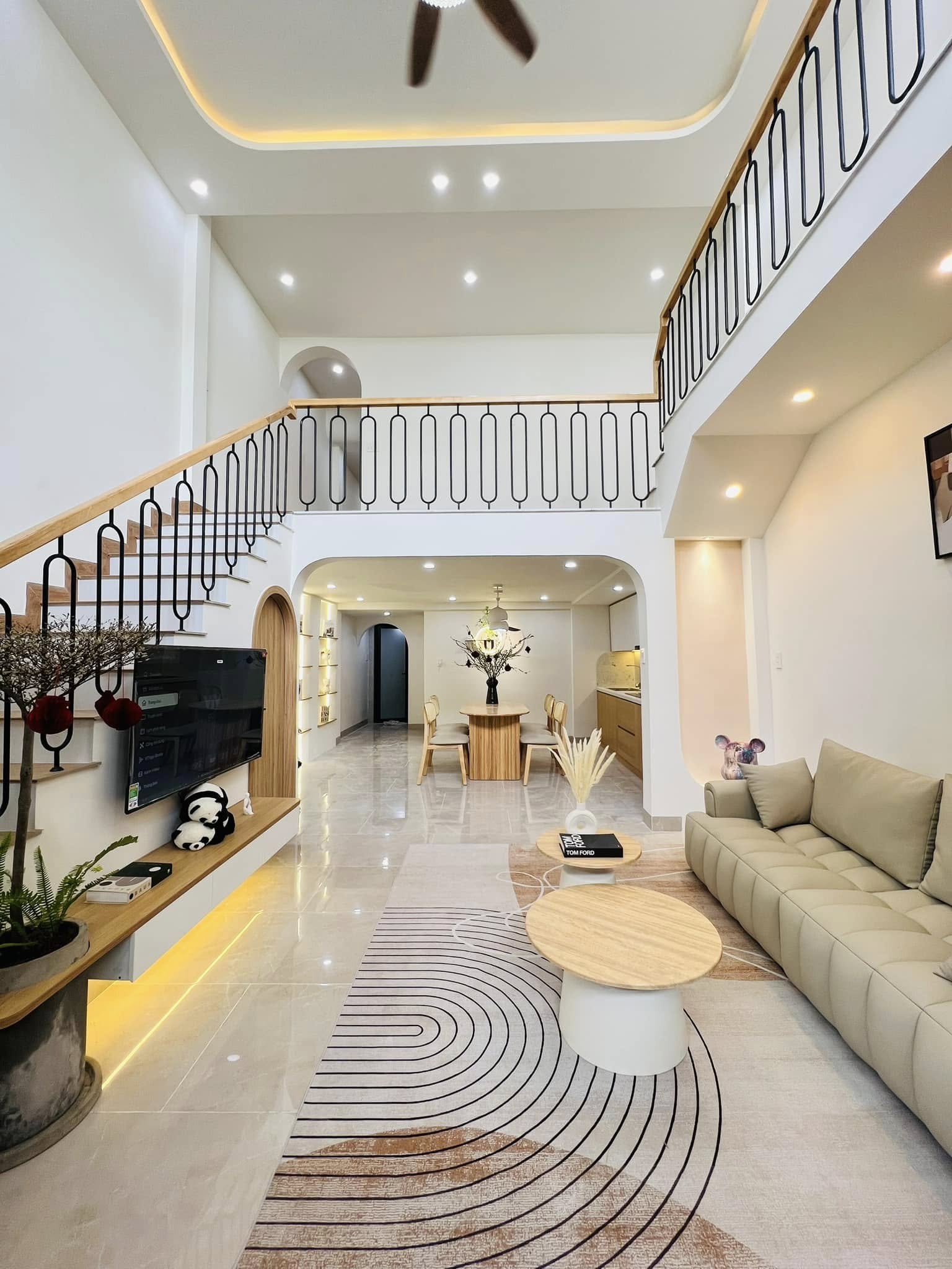 ♣ Sau MT Điện Biên Phủ, Kiệt 3m thẳng thông, gần Siêu Thị, 70m2, ngang 5m, 2 tầng 3PN, hơn 5 tỵ