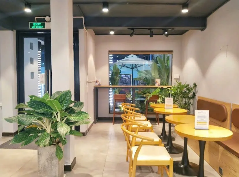 Phú Nhuận, Bán căn góc 3 mặt tiền, ngang 8m, công nhận 250m2, Hợp đồng 3 năm, Sổ riêng.