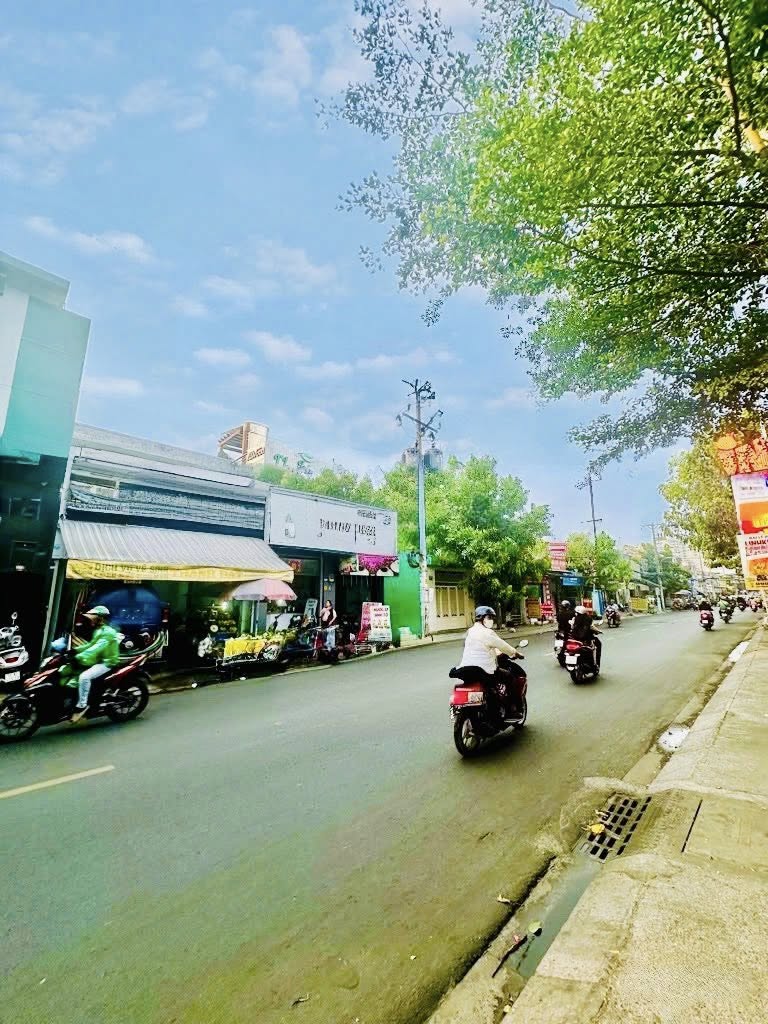 THOẠI NGỌC HẦU MẶT TIỀN GIÁ HẺM NGANG 5.3M NỞ HẬU 2 TẦNG 100M CHỈ 10.X