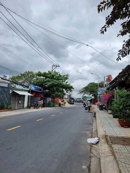 Bán nhà mặt tiền 8x34m giá 13 tỷ Đường Nguyễn Thị Thảnh