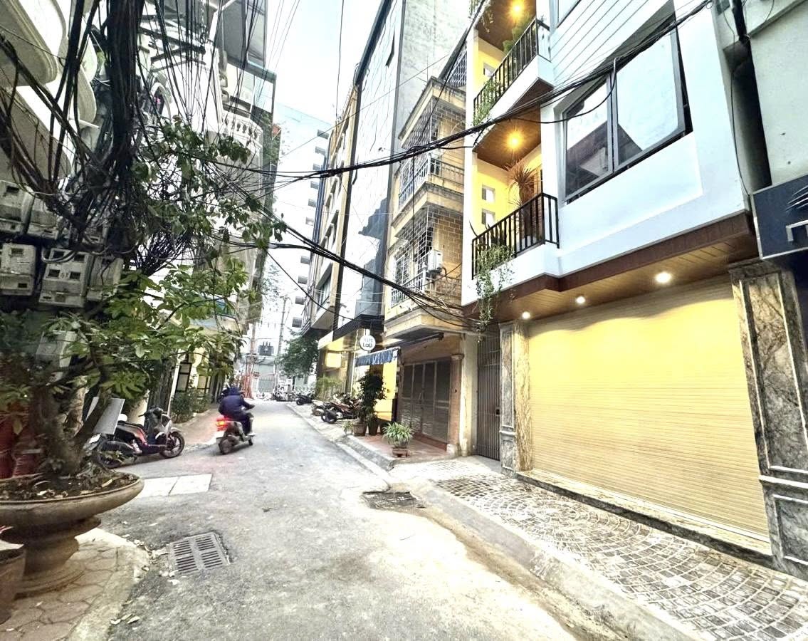 Bán nhà 6 tầng thang máy phố Võ Văn Dũng, Đống Đa, ô tô vào nhà, 2 thoáng, 40m, 13.8 tỷ