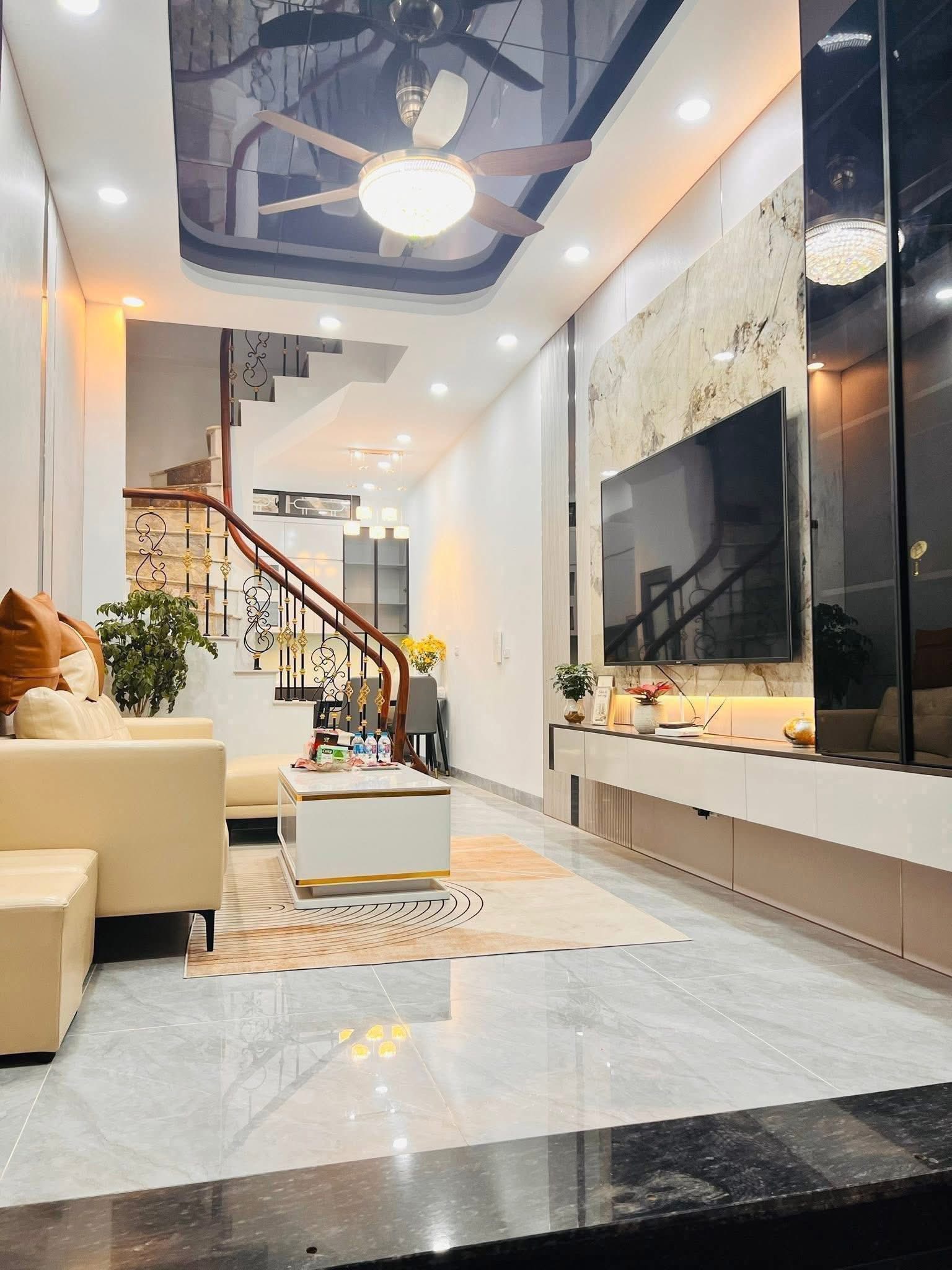 Bán nhà 6 tầng thang máy phố Nguyễn Phúc Lai, Đống Đa, chỉ việc vào ở, 42m, 12 tỷ