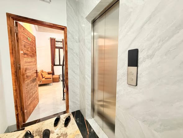 Thụy Khuê – Tòa CCMN 8T thang máy 83m² MT 6.1m – Giá chào 26.9 Tỷ View Hồ Tây
