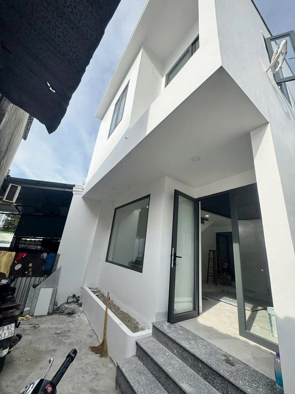 Bán nhà mới xây hẻm Võ Thị Sáu, Phường Nam Nha Trang ra chợ Vĩnh Trường chỉ 1 phut. Giá 2ty5