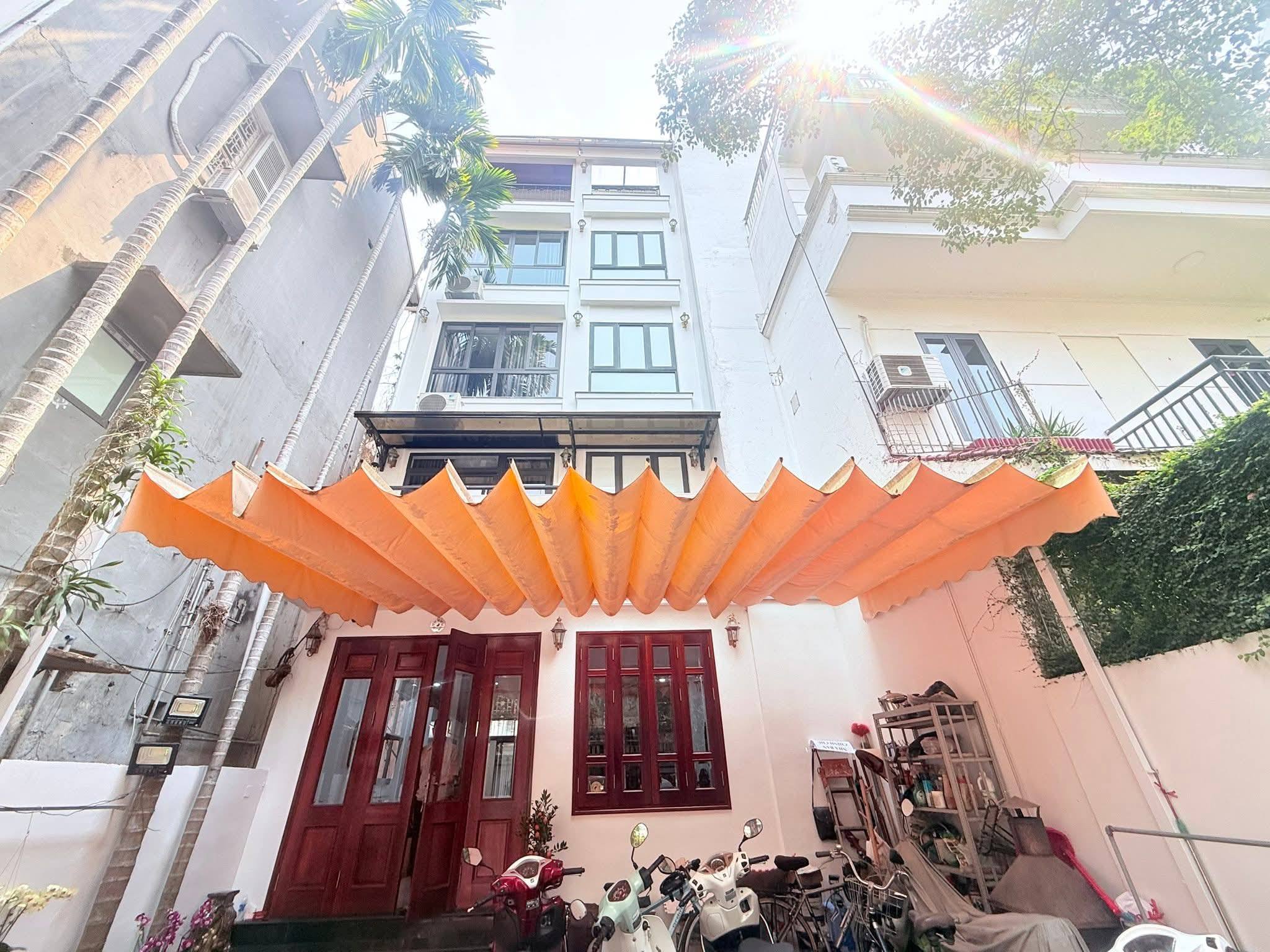 Bán Biệt thự sân vườn Võng Thị 5Tầng 95m² MT 5.5m – Giá chào 46 Tỷ