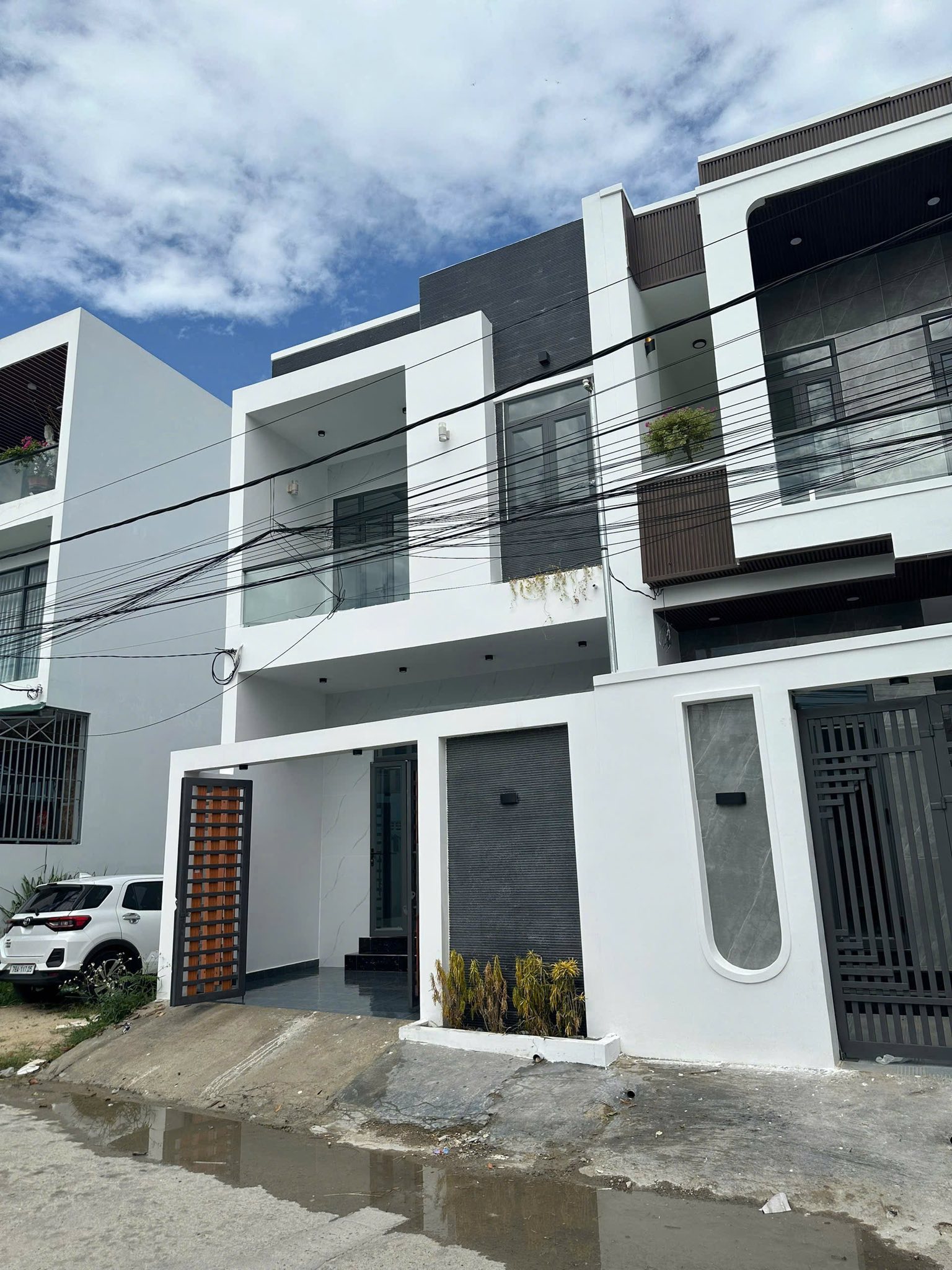 Nhà mới 2 tầng mặt tiền đường Ruộng Thổ, ngay đường Thông Tin - Diên An, Diên Khánh