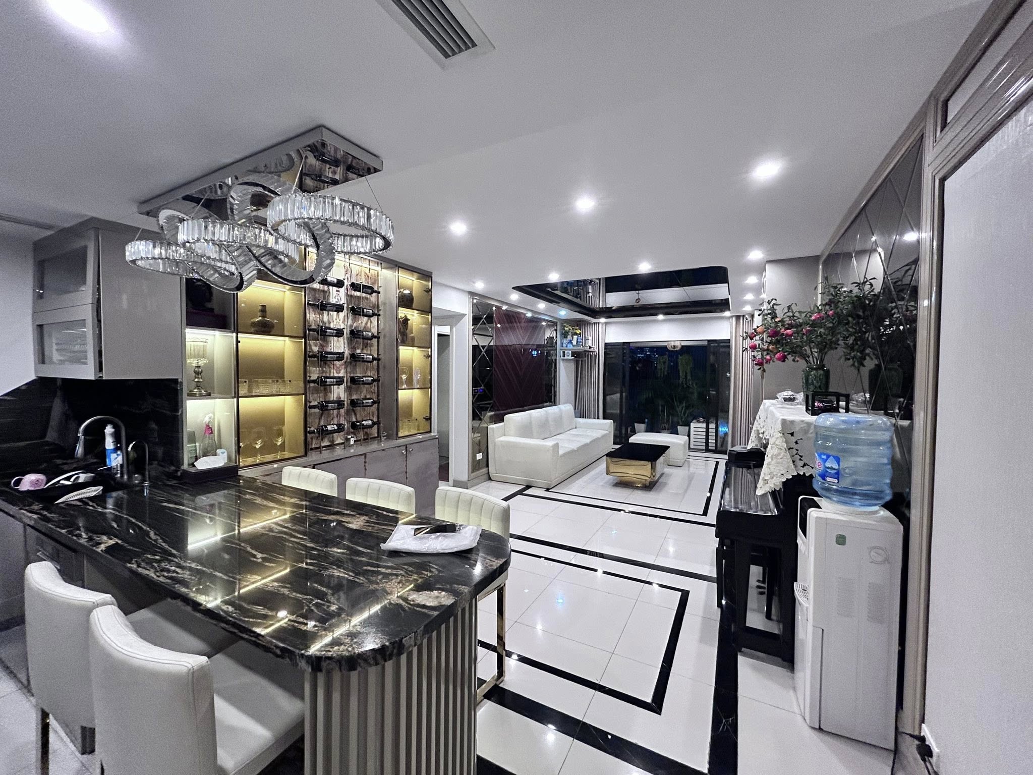 Nội thất tiền tỷ, Tòa E1 Chelsea Park Trần Kim Xuyến 98m2, tối ưu công năng, tiện ích Vip
