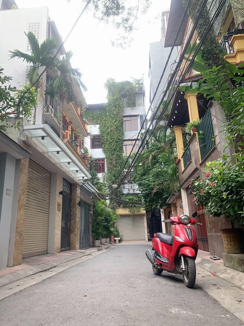 Bán nhà khu phân lô phố Văn Cao, Ba Đình, dân xây, thoáng trước sau, 33m, 5 tầng, 10 tỷ