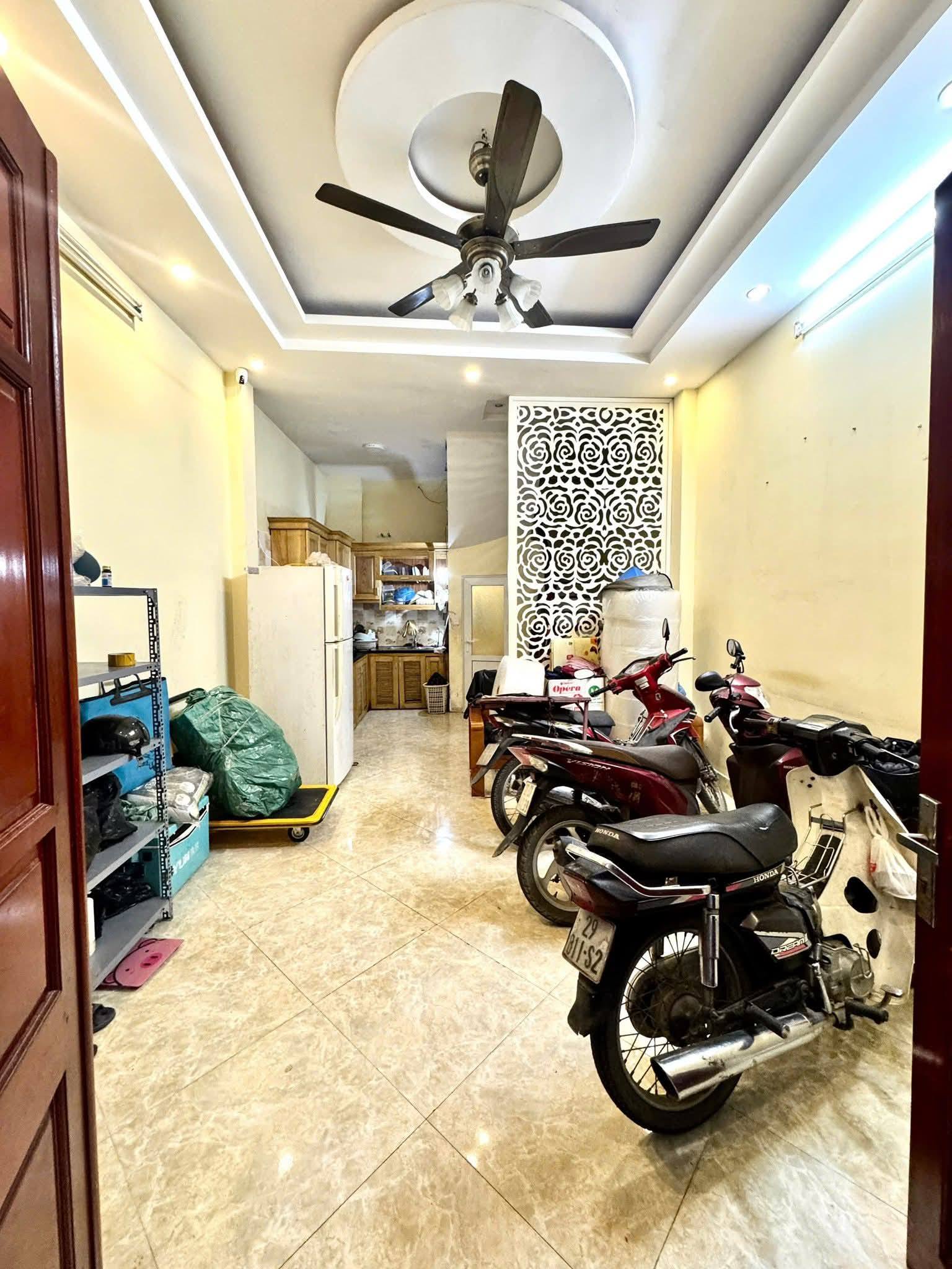 Lạc Long Quân – NHÀ 5TẦNG – 30M² – MT 4M – 8.9 TỶ CẦU GIẤY