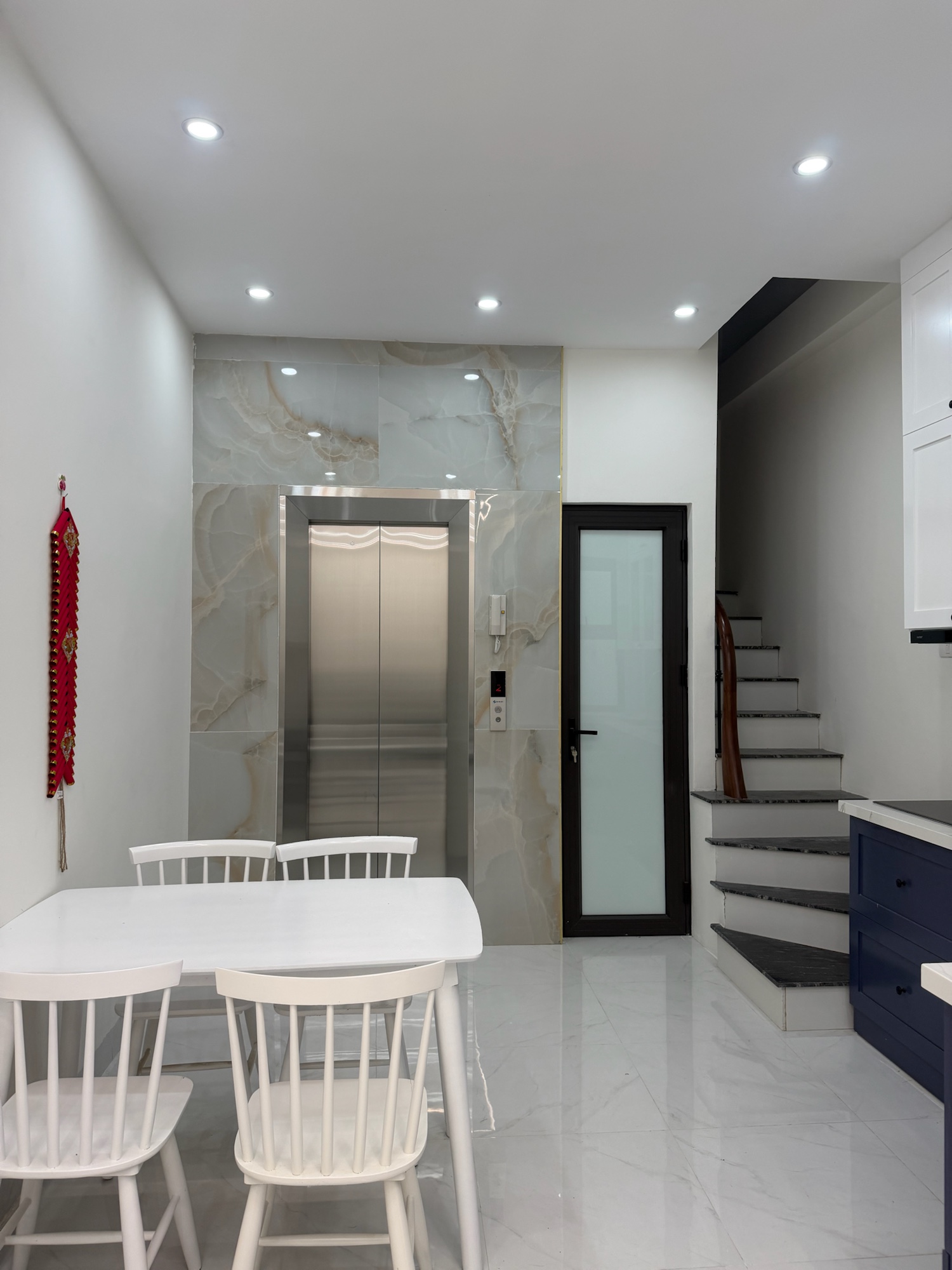 [BÁN GẤP] NHÀ GIÁP NHỊ 34M² – 5 TẦNG – THANG MÁY – GẦN Ô TÔ