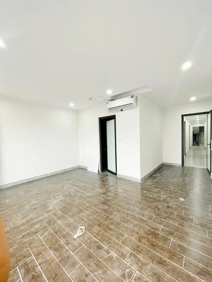 Bán Nhà Phương Mai. Đống Đa. Thang Máy. Ô Tô. Vỉa Hè. DT 107m2. MT 5m. Giá 68.5 Tỷ.