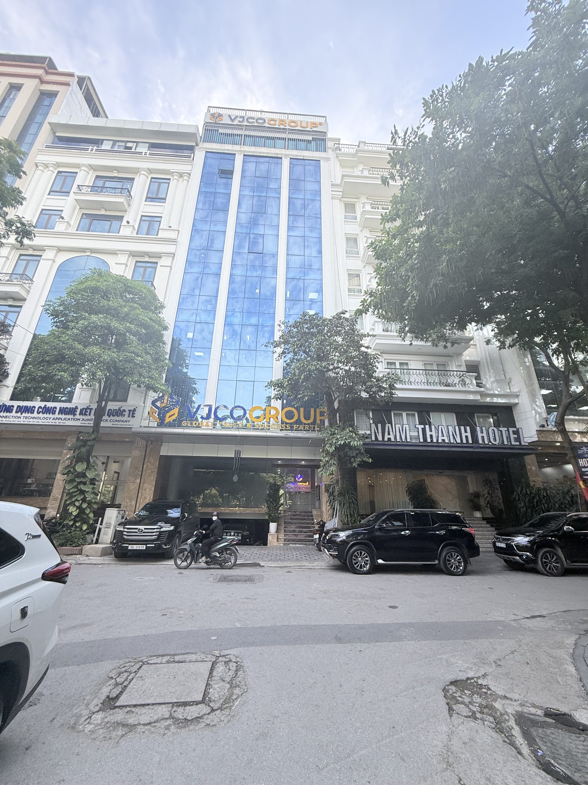 ️ PHÂN LÔ VIP MẶT PHỐ DỊCH VỌNG HẬU – CẦU GIẤY – 8 TẦNG + 1 HẦM – THANG MÁY – VIEW CÔNG VIÊN