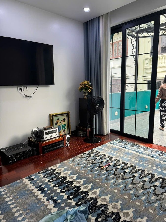 SIÊU PHẨM NGỌC THỤY – 6 TẦNG THANG MÁY – VỈA HÈ Ô TÔ TRÁNH – NHỈNH 17 TỶ