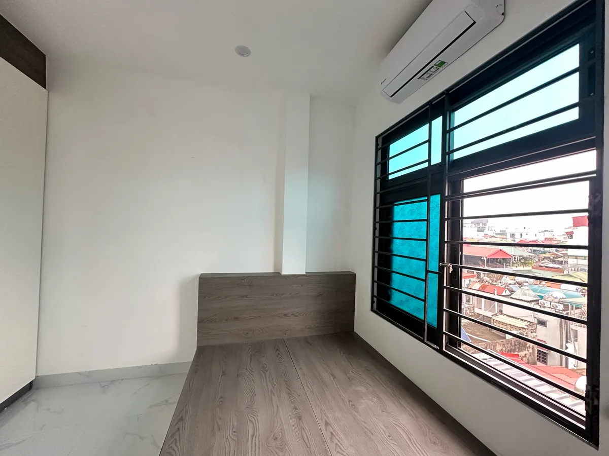 Bán Nhà Hào Nam. Đống Đa. 8 Tầng Thang Máy. DT 70m2. MT 5.8m. Giá 24.4 Tỷ.