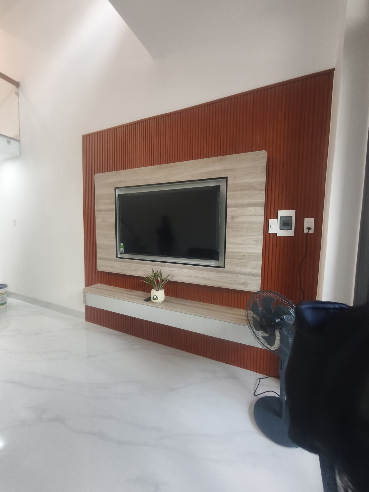 Bán tòa căn hộ 4 tầng thang máy Phan Tứ 100m2 giá tốt dòng tiền 105tr/tháng