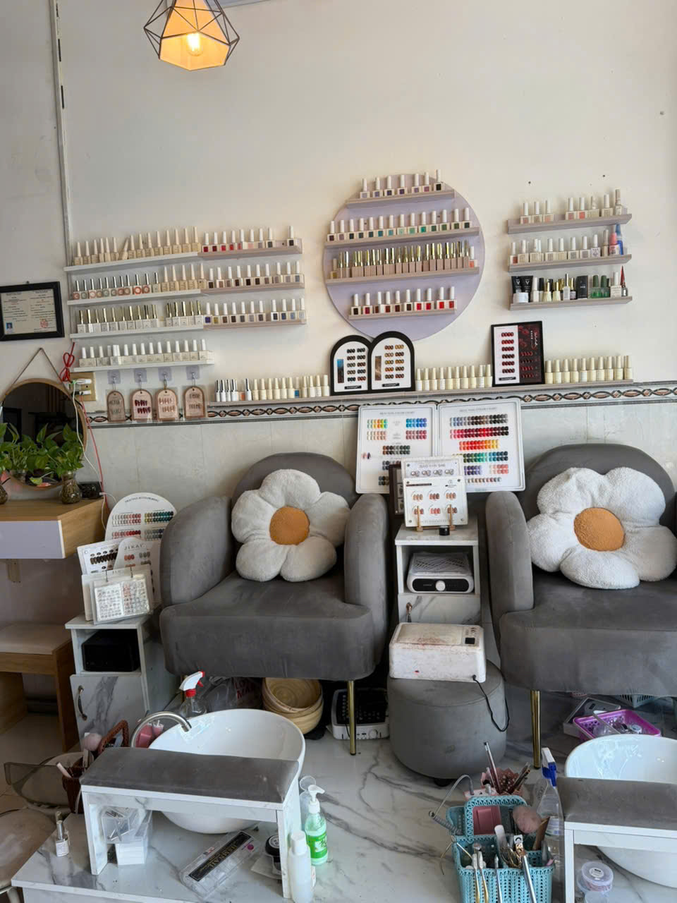 SANG NHƯỢNG MẶT BẰNG NAIL, GỘI ĐẦU DƯỠNG SINH, CHĂM SÓC DA TẠI CẦN THƠ