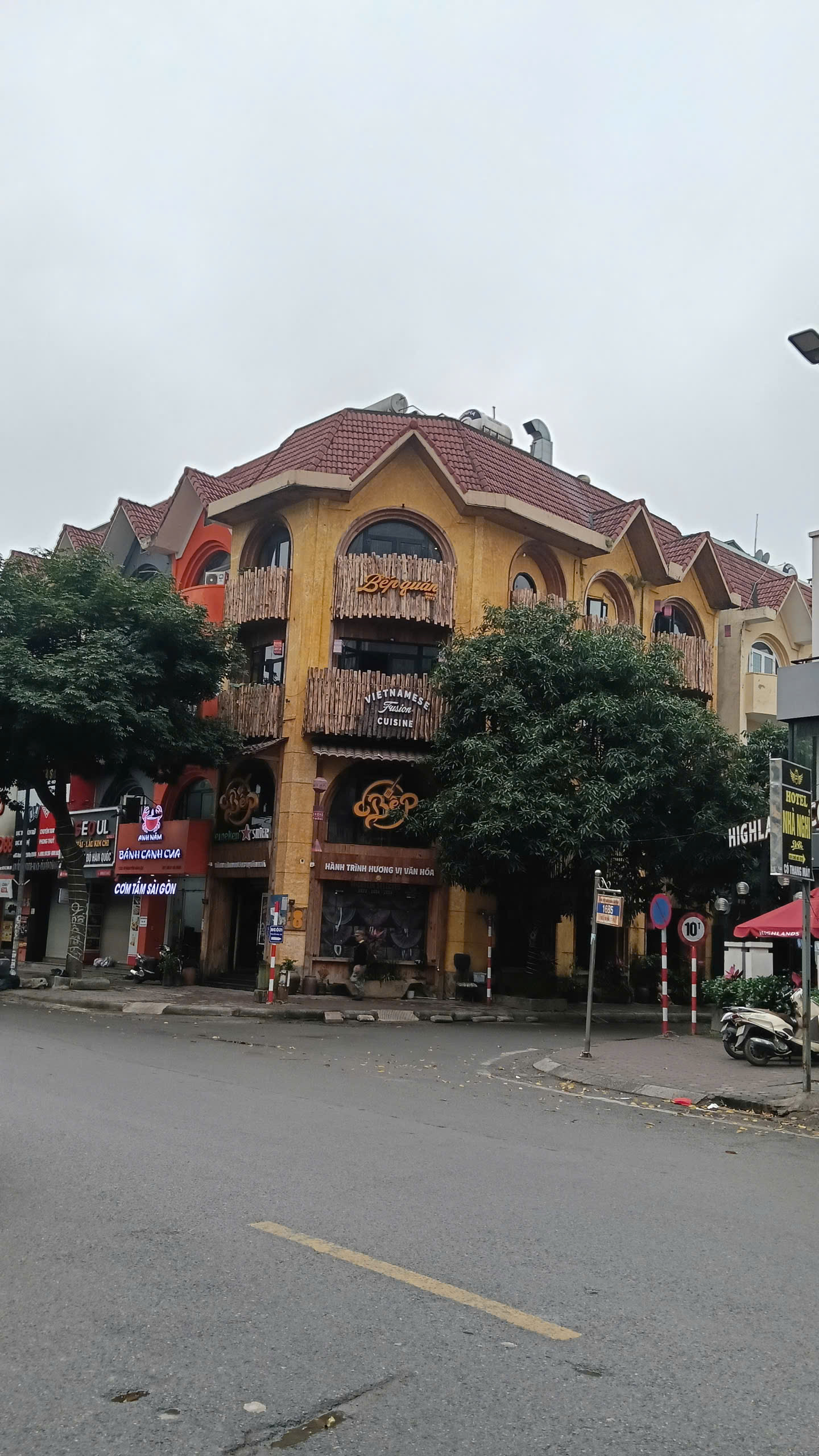 CHO THUÊ NHÀ PHỐ VĂN KHÊ KHU ĐÔ THỊ MỚI VĂN PHÚ - HÀ ĐÔNG - HÀ NỘI Diện tích: 200m2 x 4 tầng Mặt tiền : 27m