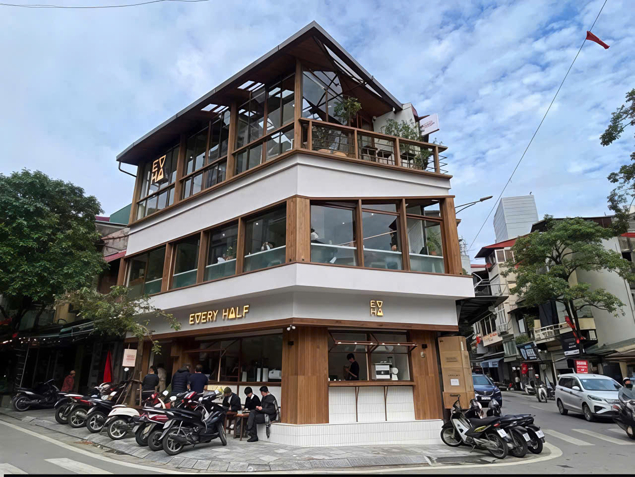 CHO THUÊ NHÀ MẶT PHỐ NGUYỄN THỊ ĐỊNH ĐỖ QUANG CẦU GIẤY HÀ NỘI Diện tích: 150m Mặt tiền: 10m