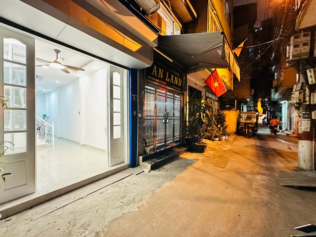 Bán Nhà Lĩnh Nam. Hoàng Mai. Ô Tô. DT 25m2. MT 3m. 5 Tầng. Giá 7.35 Tỷ.
