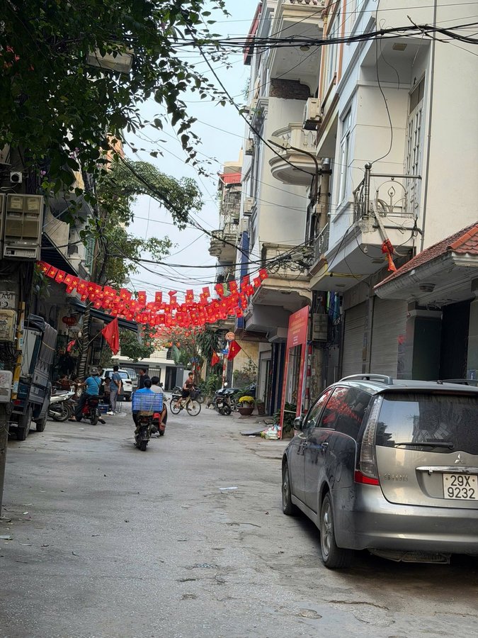 Bán Nhà Giải Phóng. Hoàng Mai. 7 Tầng Thang Máy. Ô Tô. DT 76m2. MT 4.1m. Giá 25.6 Tỷ
