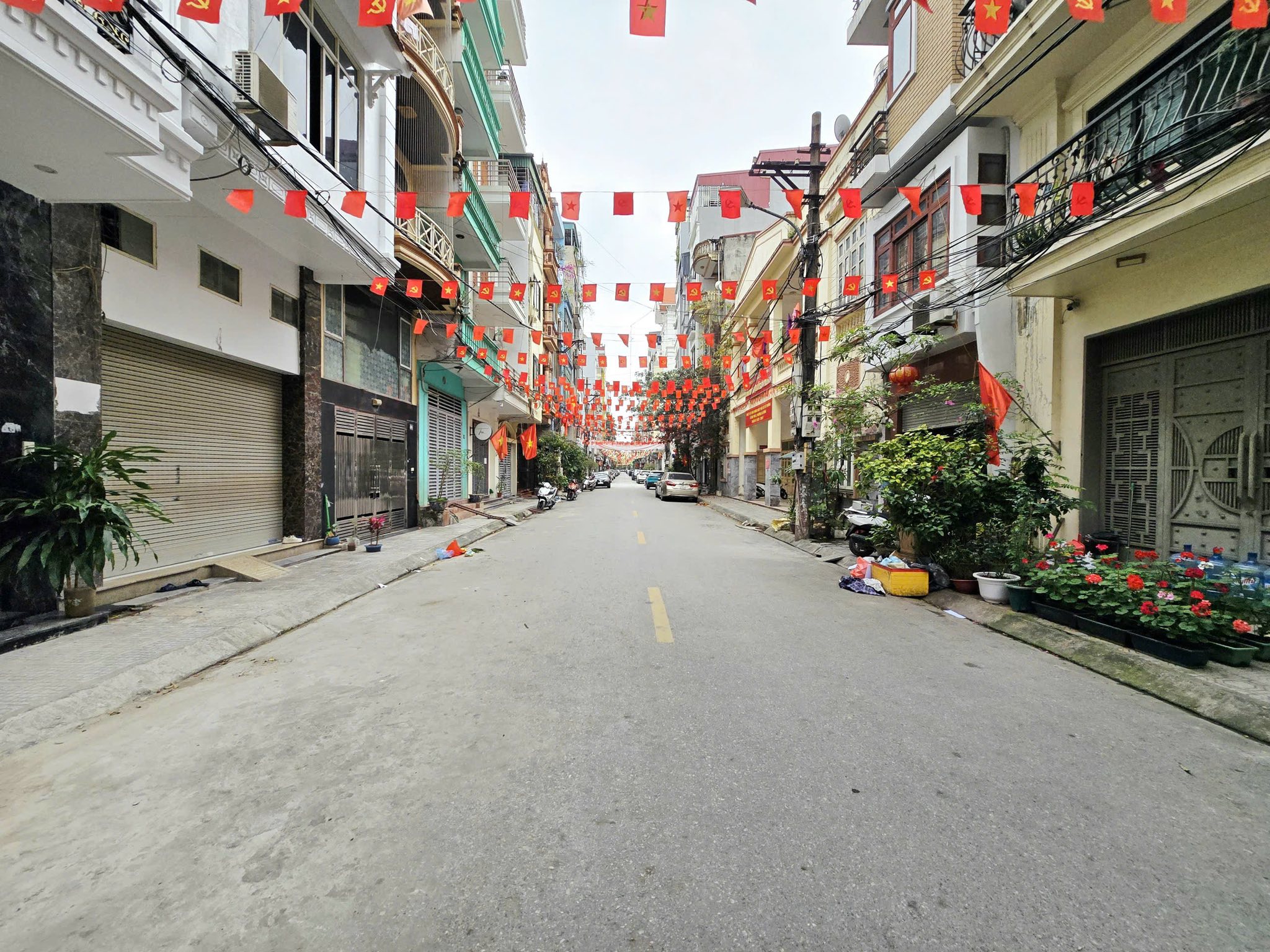 Bán nhà phố Nghĩa Tân, Cầu Giấy,47m2, 7tầng, thang máy ôtô,kinh doanh, full đồ,vỉa hè 21tỷ