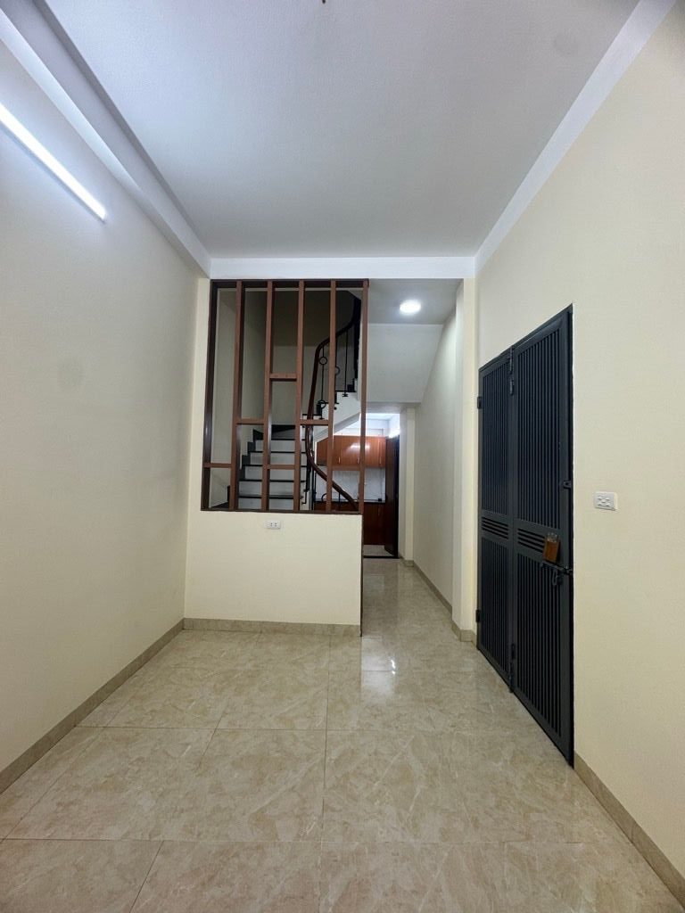 Siêu Hiếm. Bán Nhà Sài Đồng, Long Biên 33m2, 4T chỉ 5,7 tỷ (ngõ ô tô đỗ gần)