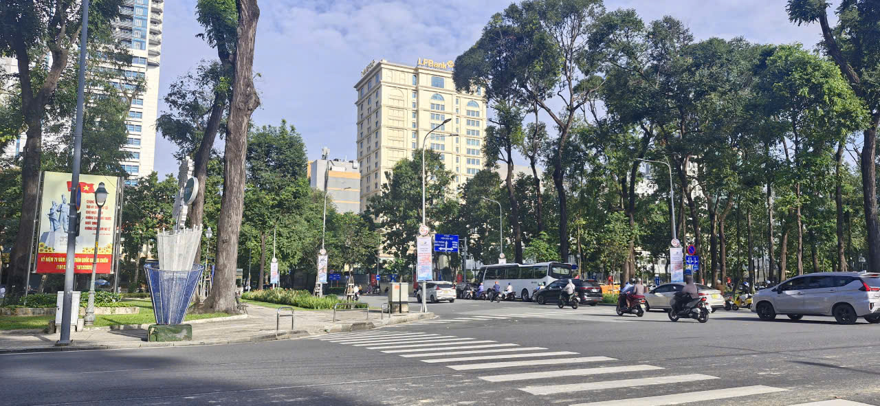 MẶT TIỀN Q3, 232m² NGANG 8M, ĐẤT VÀNG LÕI TRUNG TÂM, SỔ RIÊNG, DÒNG TIỀN SẴN.